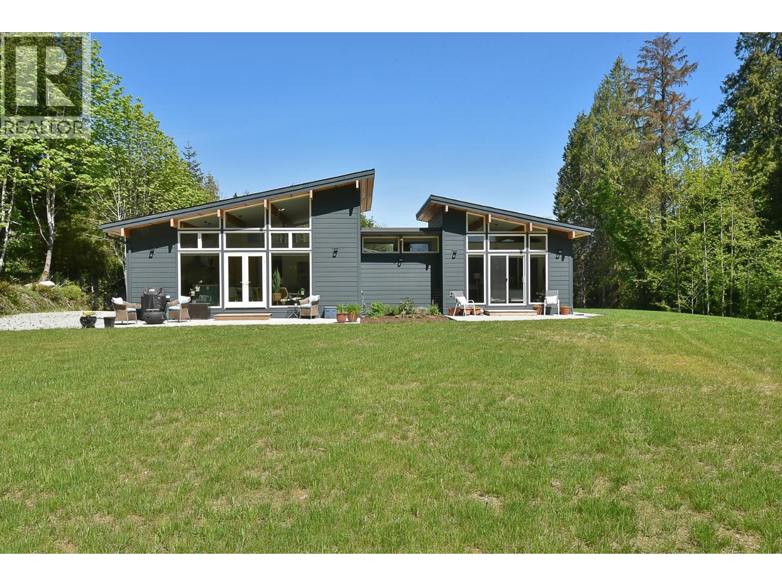 5961-5963 RIPPLE WAY, Sechelt