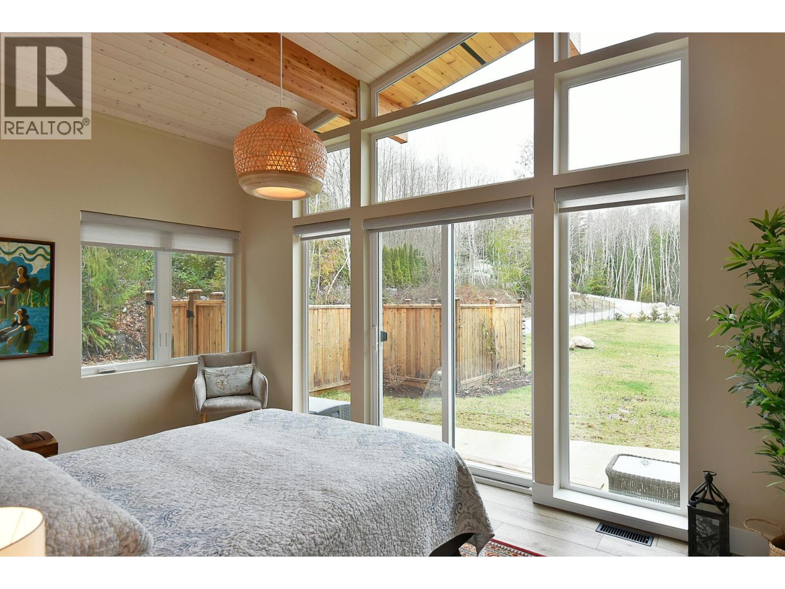 5961-5963 RIPPLE WAY, Sechelt