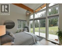 5961-5963 Ripple Way, Sechelt, BC V7Z0R2 Photo 10