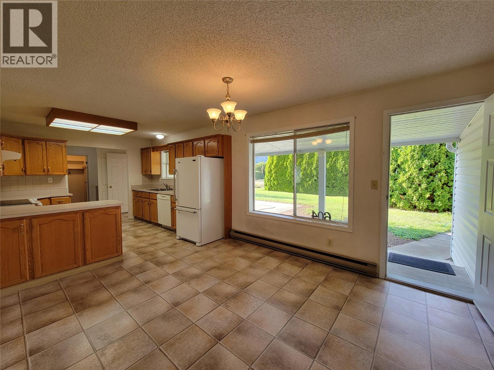 604 11th Avenue, Keremeos