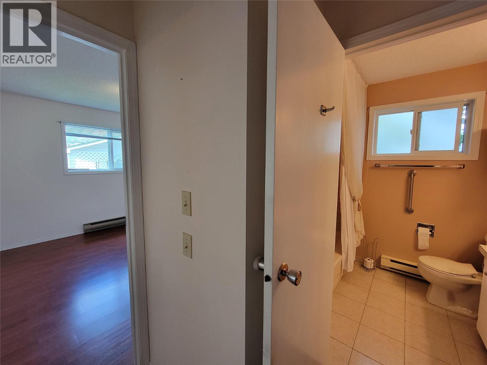 604 11th Avenue, Keremeos