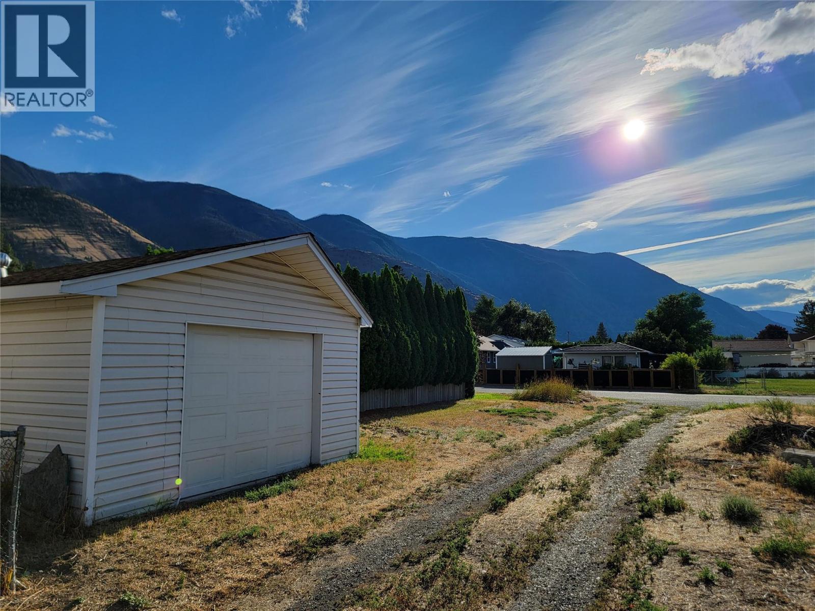604 11th Avenue, Keremeos