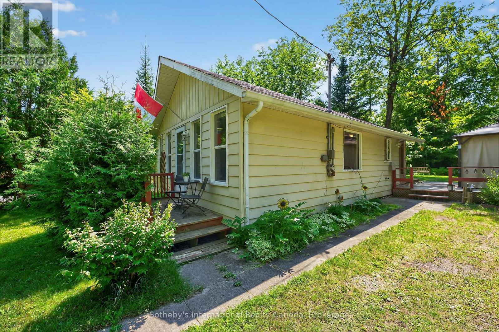 14 DOMAR ROAD - 1