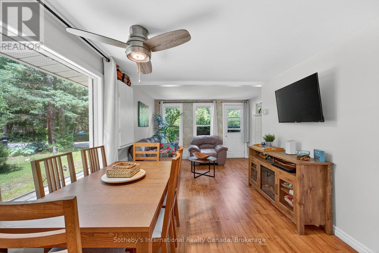 14 DOMAR ROAD - 24