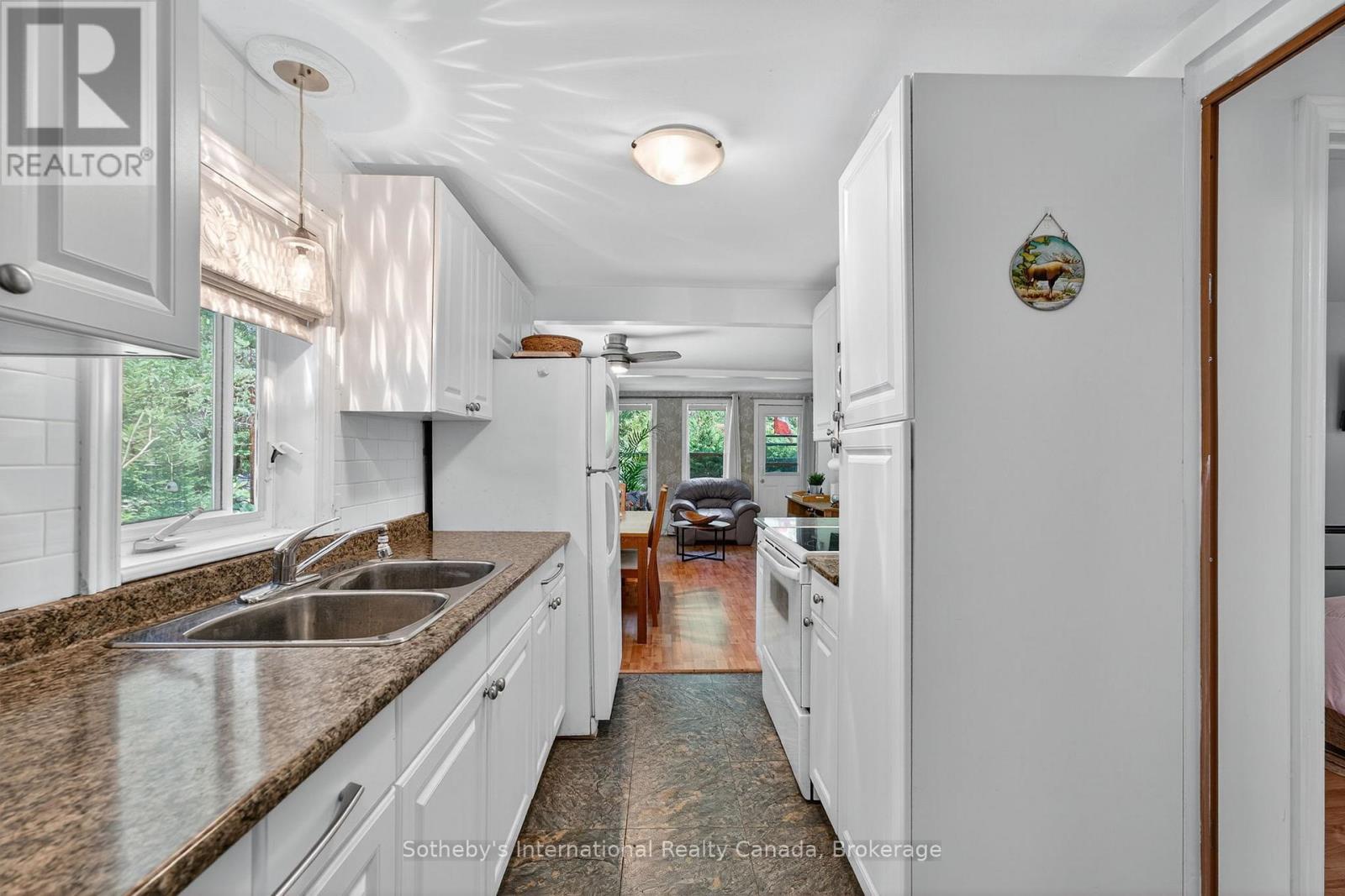 14 DOMAR ROAD - 25