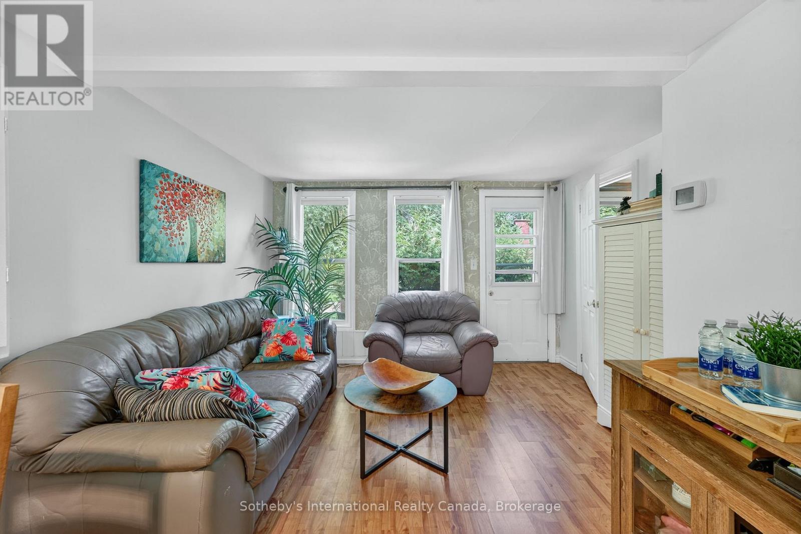 14 DOMAR ROAD - 5