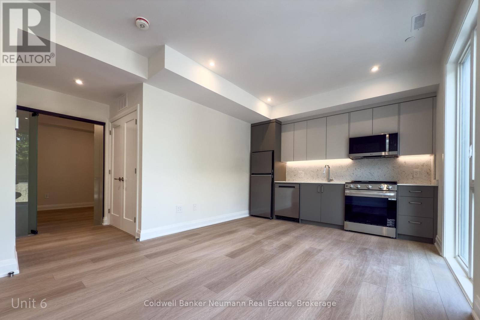 14 Stevenson Unit 6 photo 3