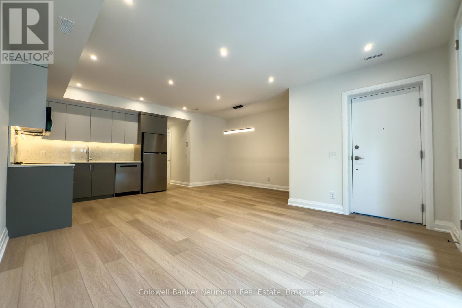 14 Stevenson Unit 3 photo 5