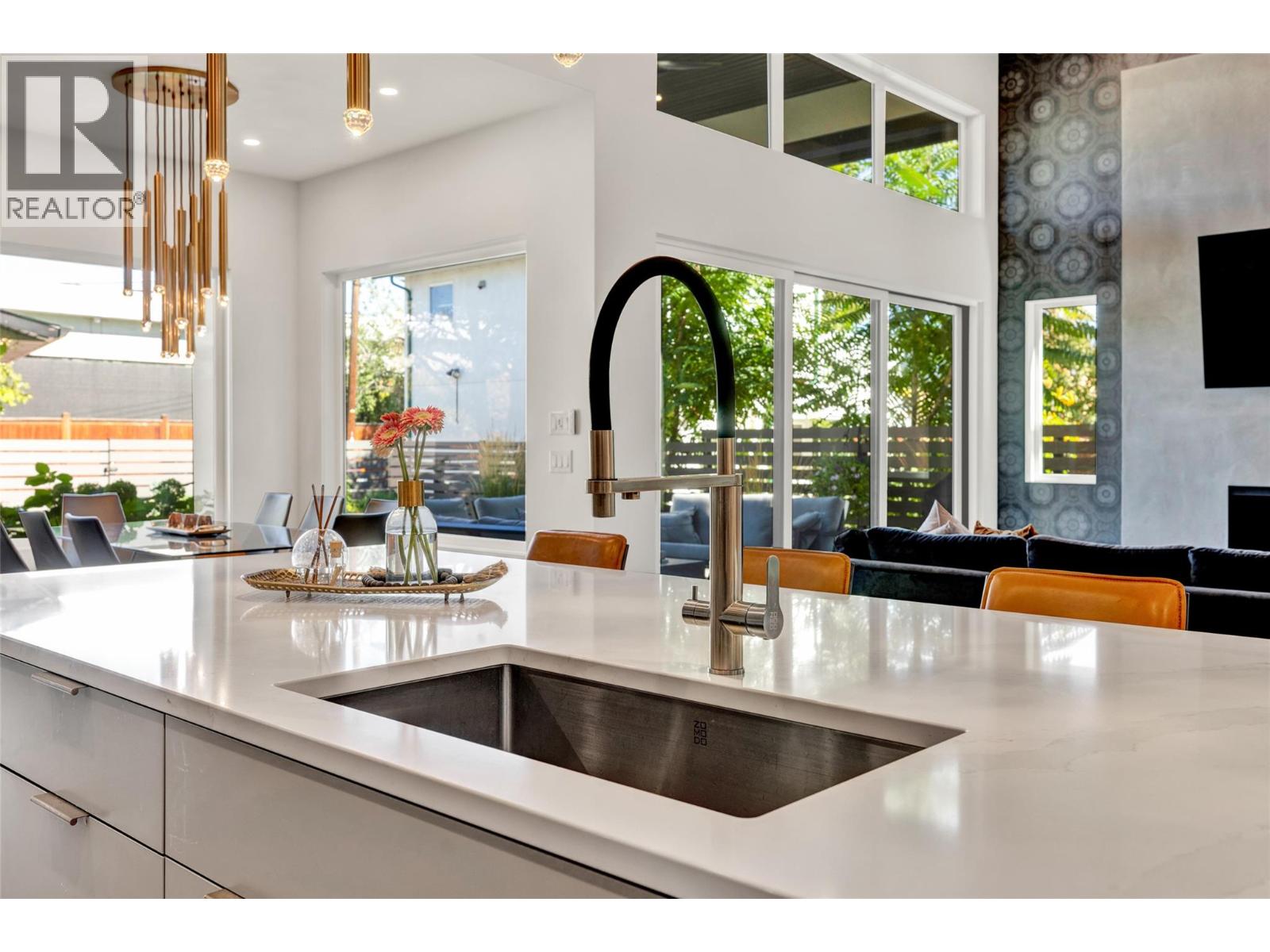  364 Christleton Avenue, Kelowna