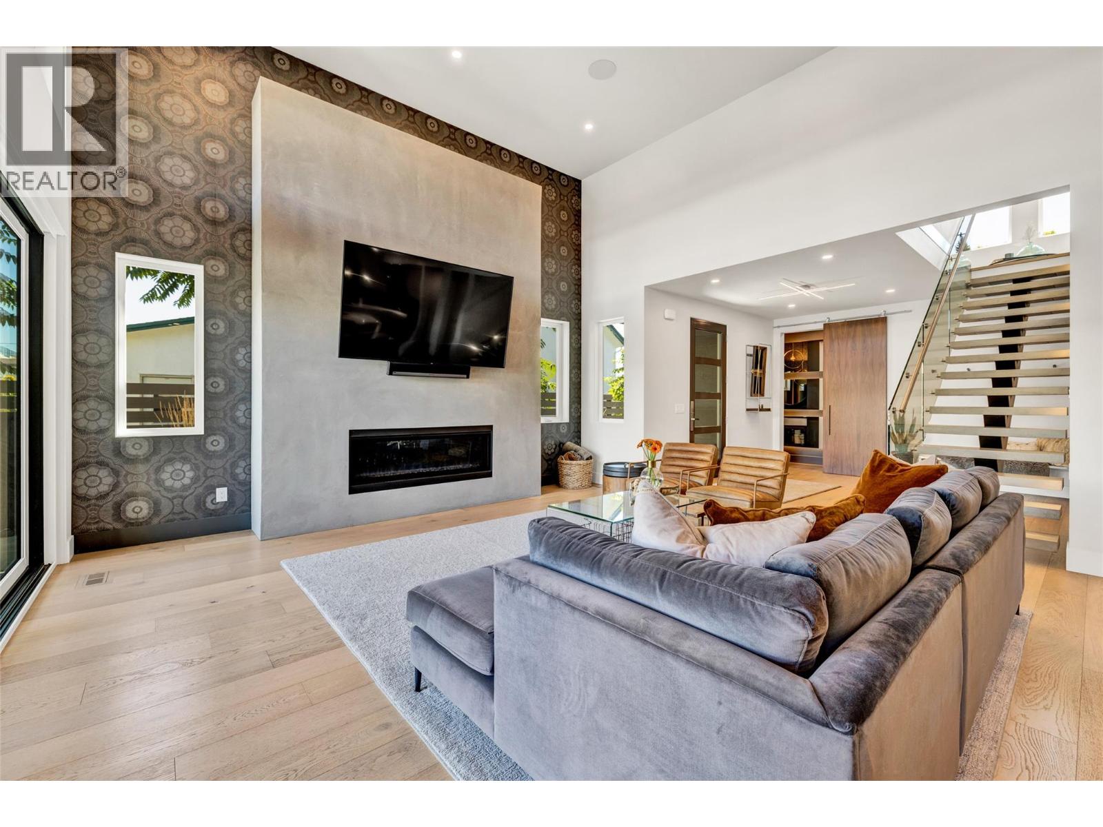  364 Christleton Avenue, Kelowna