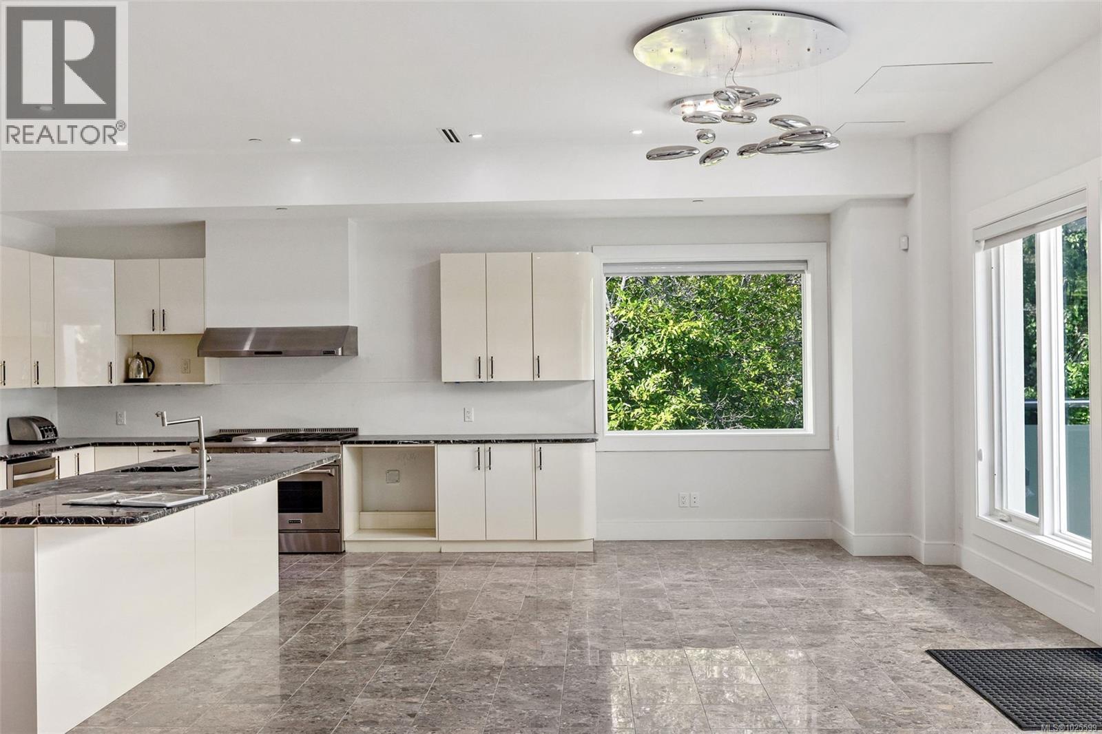 3355 Midland Rd, Oak Bay