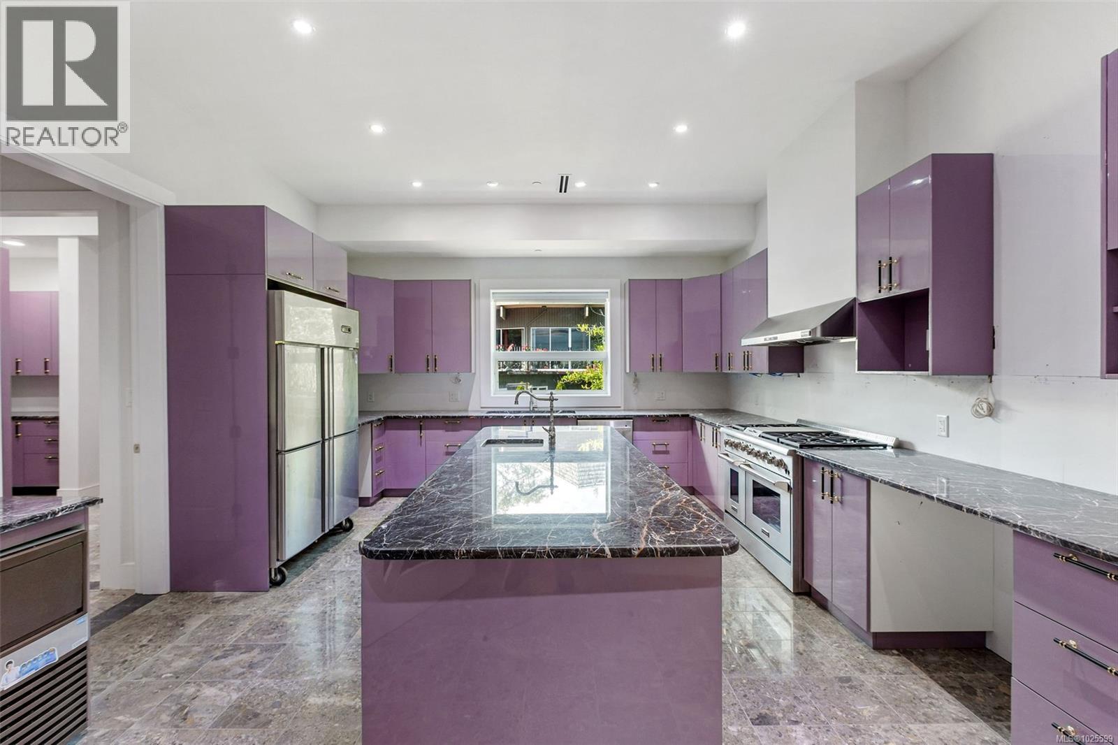 3355 Midland Rd, Oak Bay