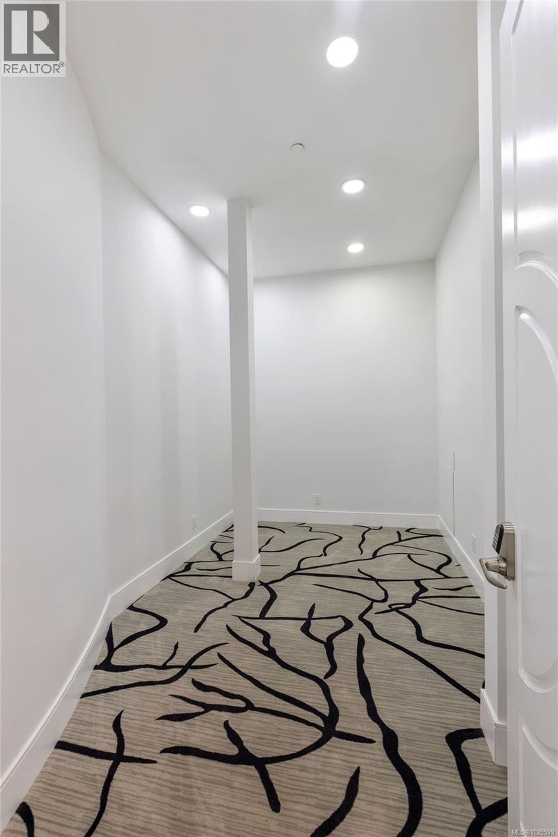 3355 Midland Rd, Oak Bay