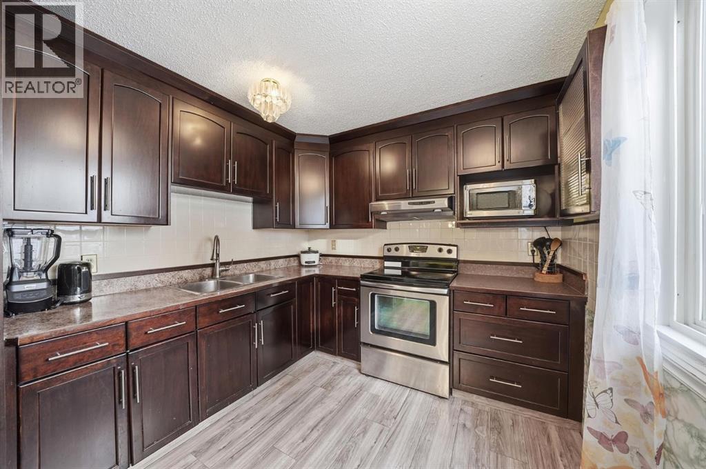 Single Family House for Sale in   Avenue NE Pineridge Calgary 