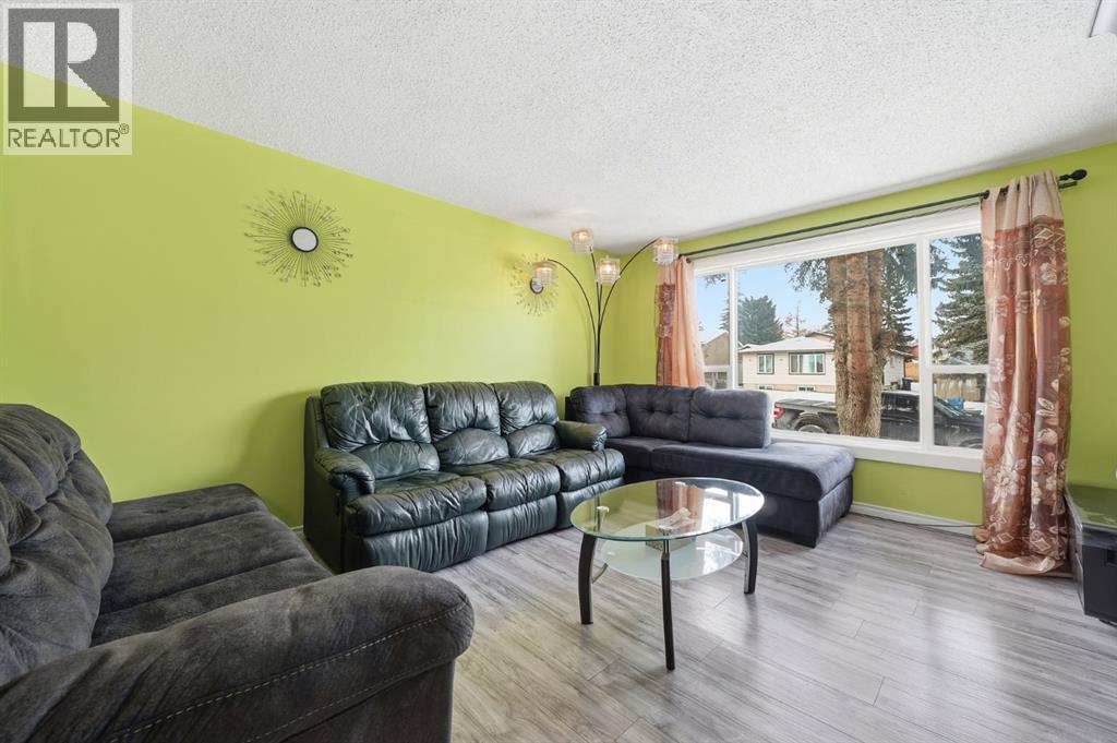 Single Family House for Sale in   Avenue NE Pineridge Calgary 