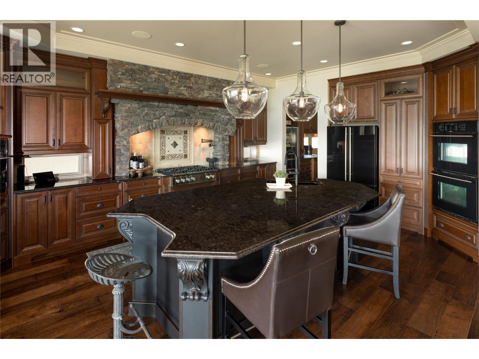 710 ARBOR VIEW Drive, Kelowna