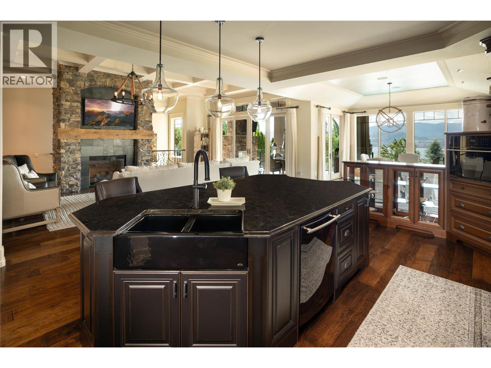 710 ARBOR VIEW Drive, Kelowna