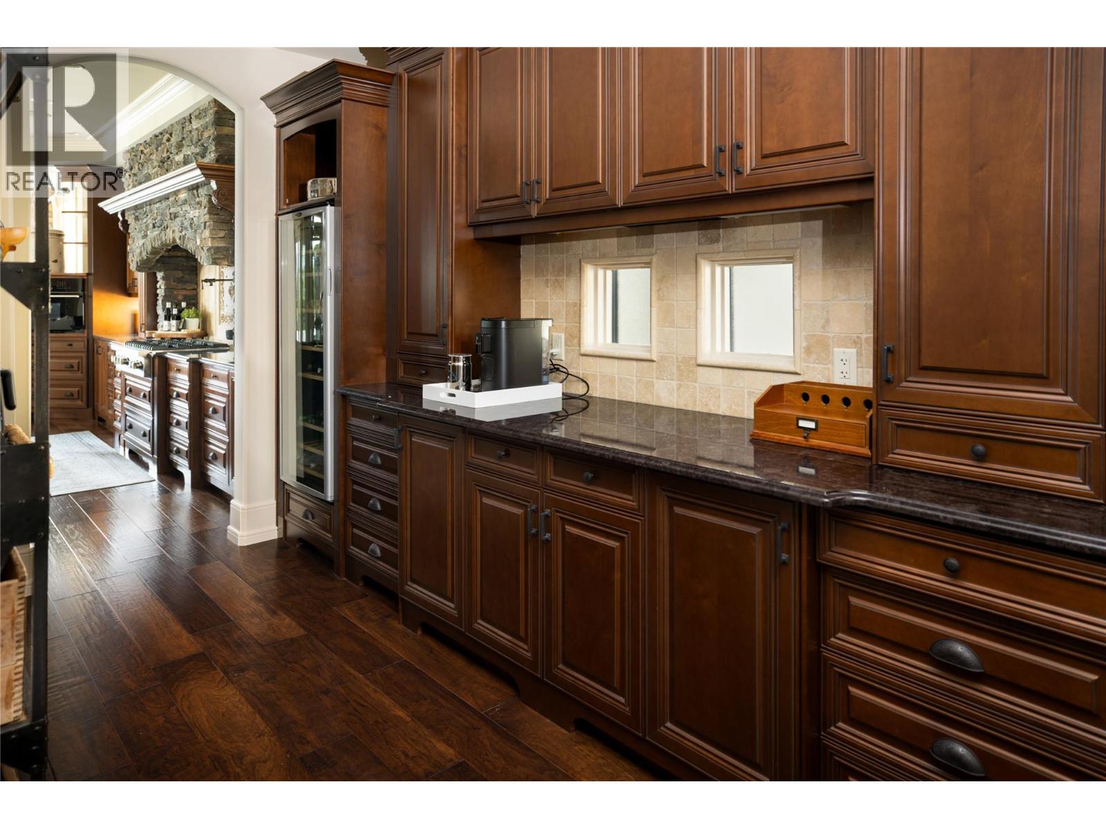 710 ARBOR VIEW Drive, Kelowna