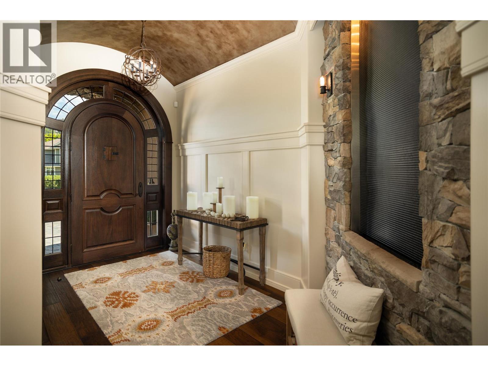 710 ARBOR VIEW Drive, Kelowna