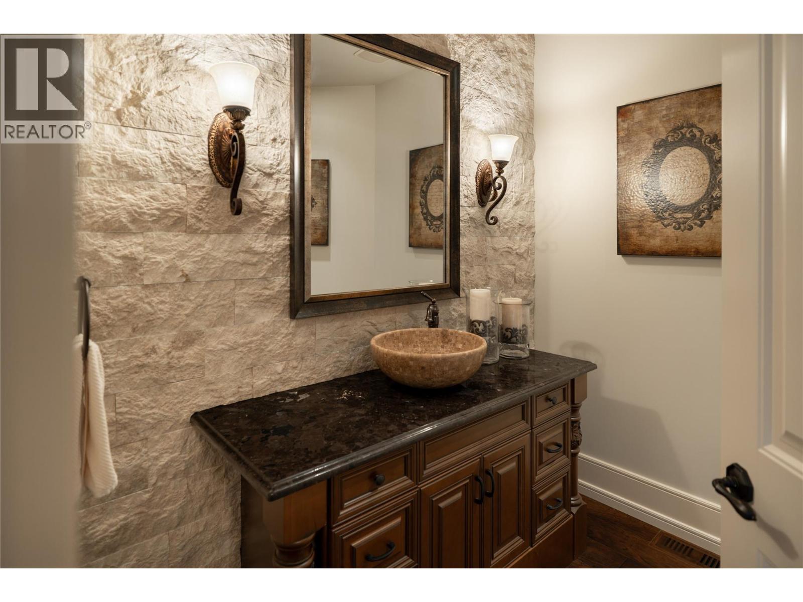 710 ARBOR VIEW Drive, Kelowna