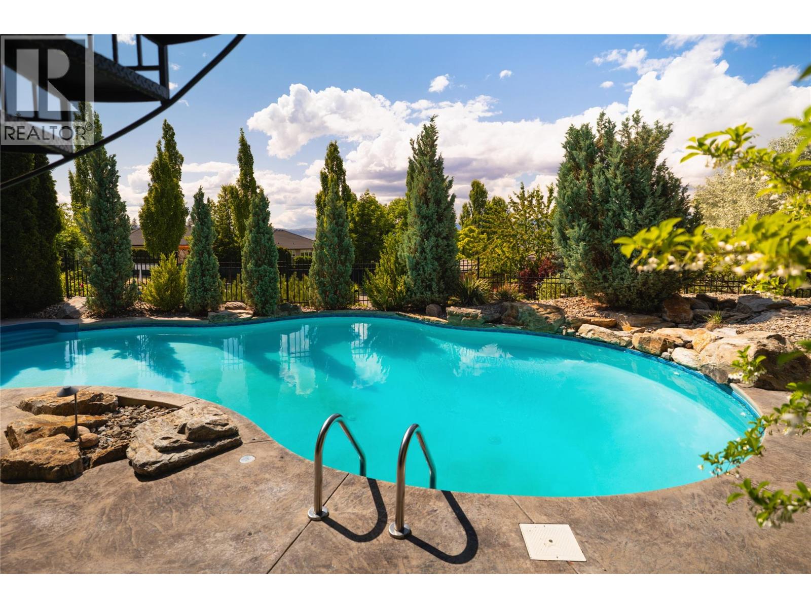 710 ARBOR VIEW Drive, Kelowna