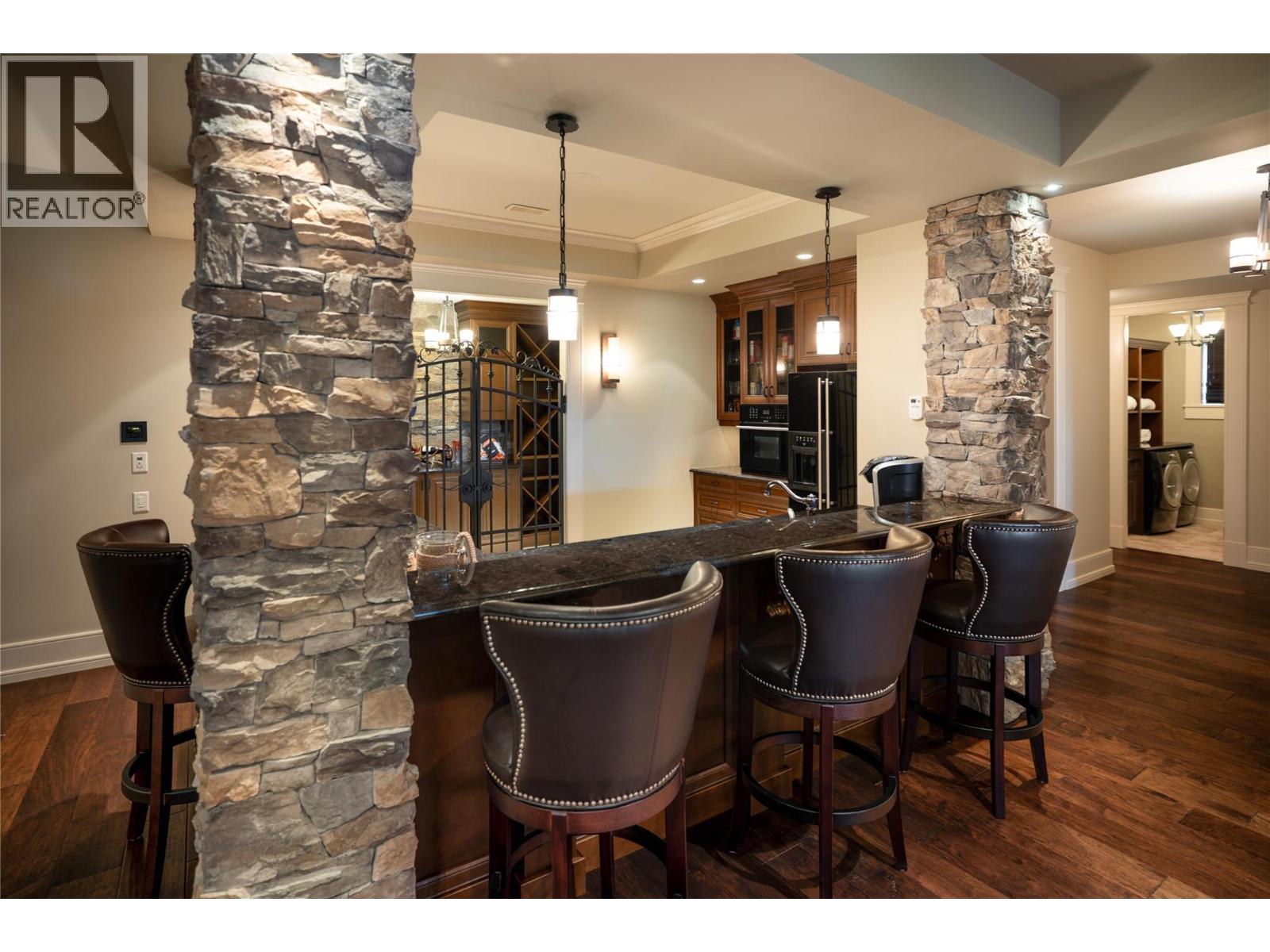 710 ARBOR VIEW Drive, Kelowna