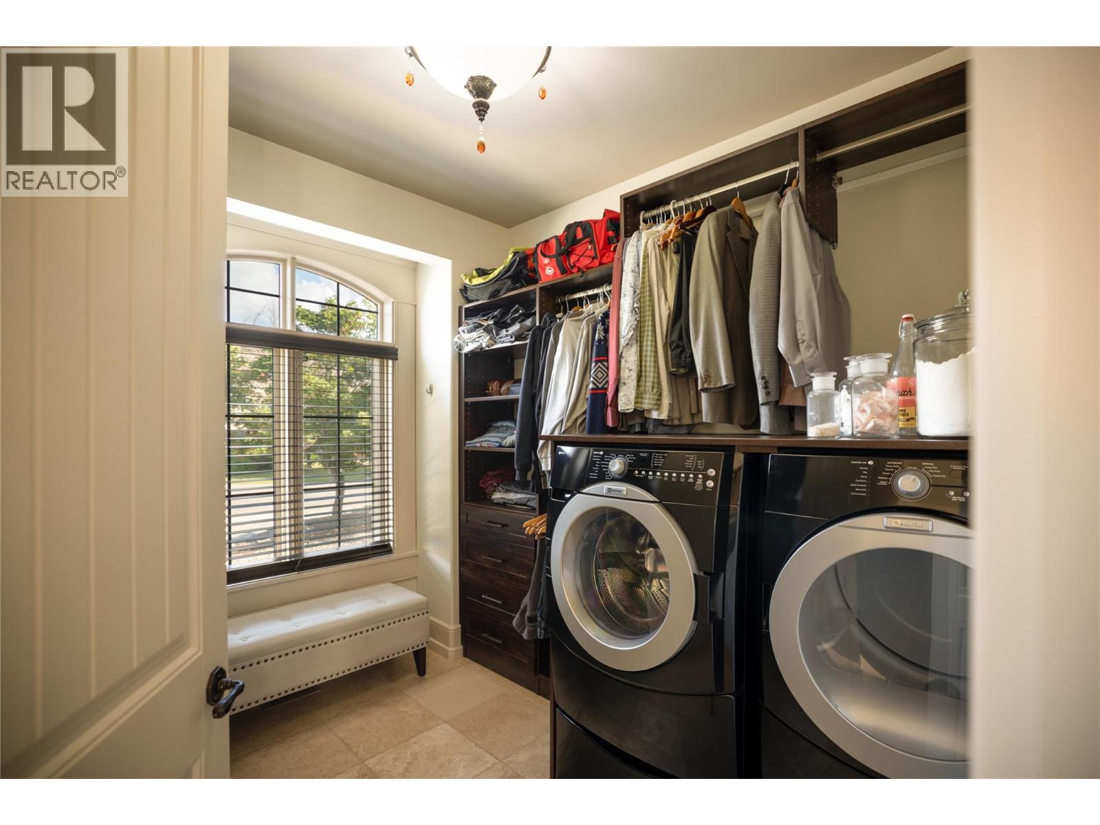 710 ARBOR VIEW Drive, Kelowna