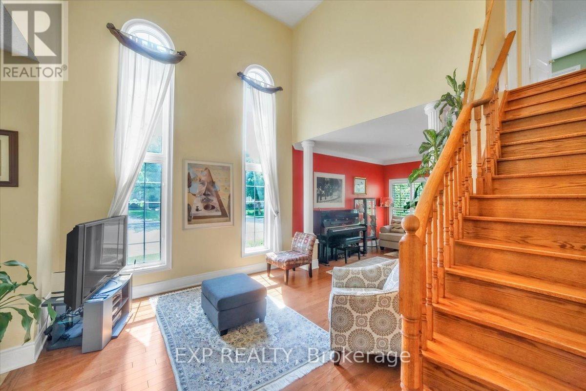 1 VITLOR DRIVE - Photo 3 of 29, Richmond Hill (Oak Ridges), Ontario