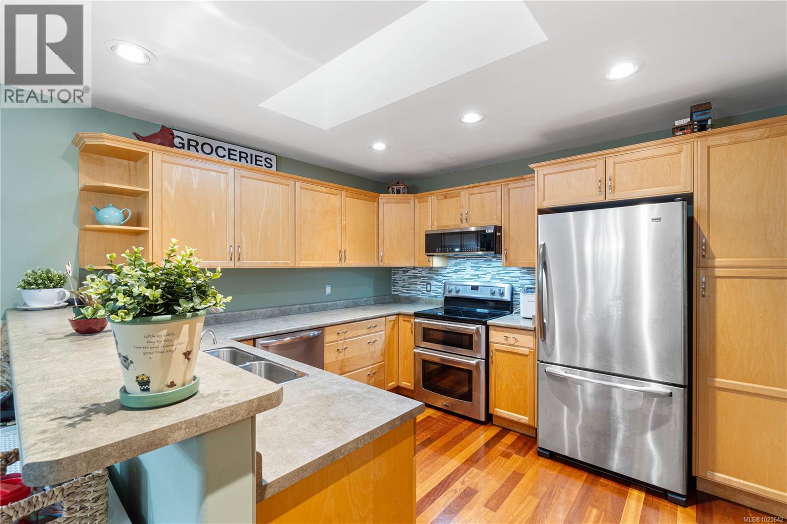 3864 HONEY LOCUST DR - 8