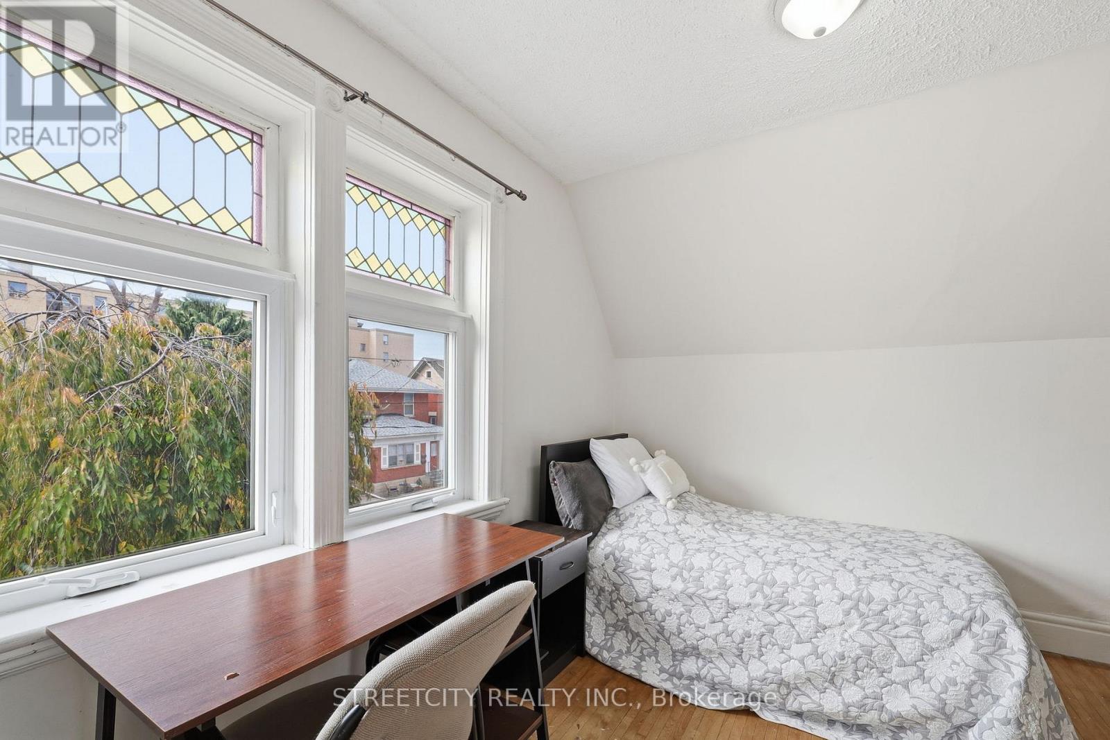 8 BELLEVUE AVENUE, London South (South F), Ontario