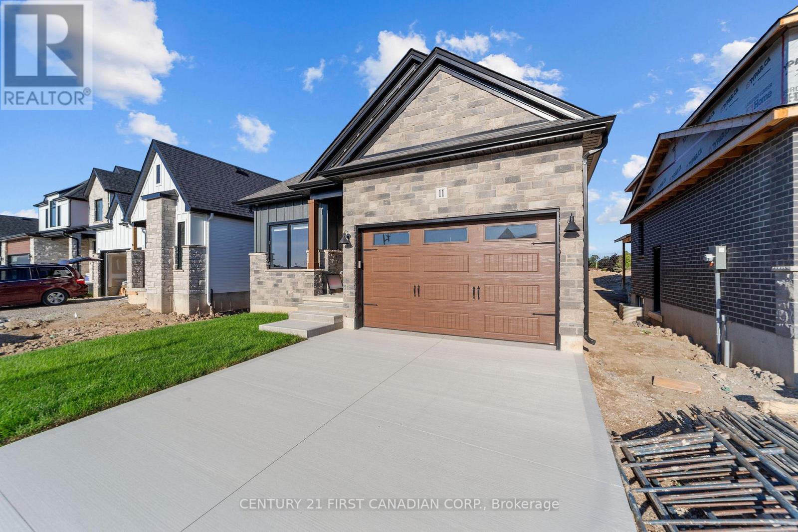 11 SHELDABREN STREET - Photo 3 of 26, North Middlesex (Ailsa Craig), Ontario