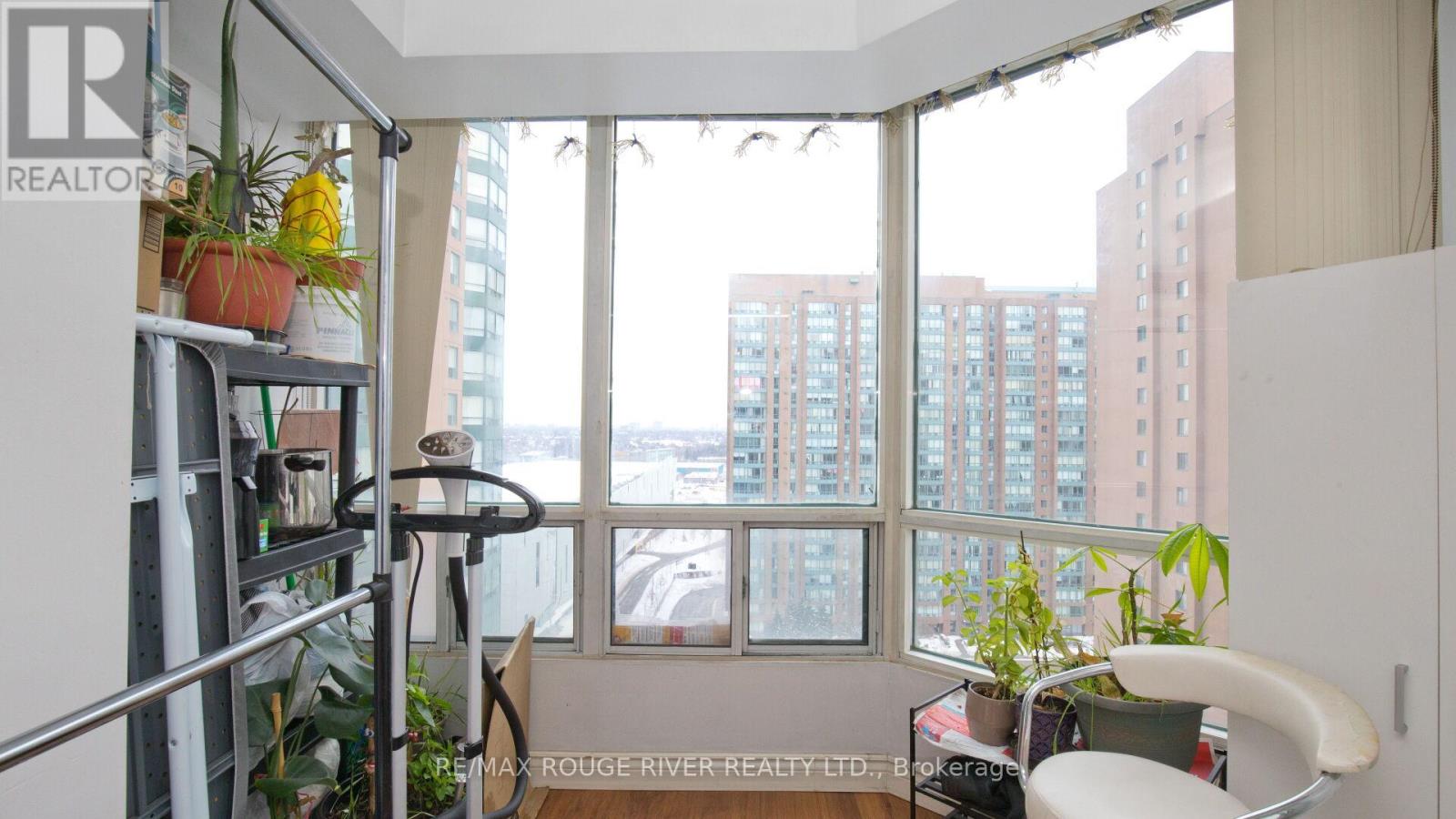 #1513 155 HILLCREST AVENUE - 17