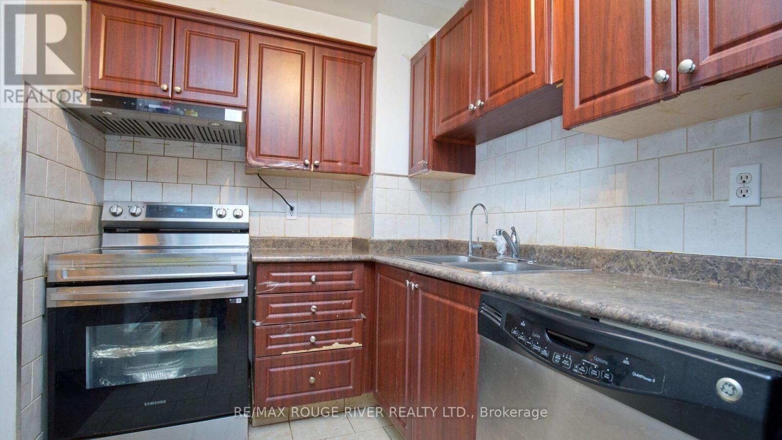 #1513 155 HILLCREST AVENUE - 22