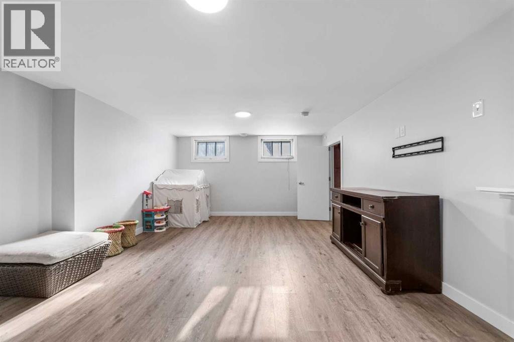 Single Family House Bungalow for Sale in  Summit Street SW Scarboro Calgary 