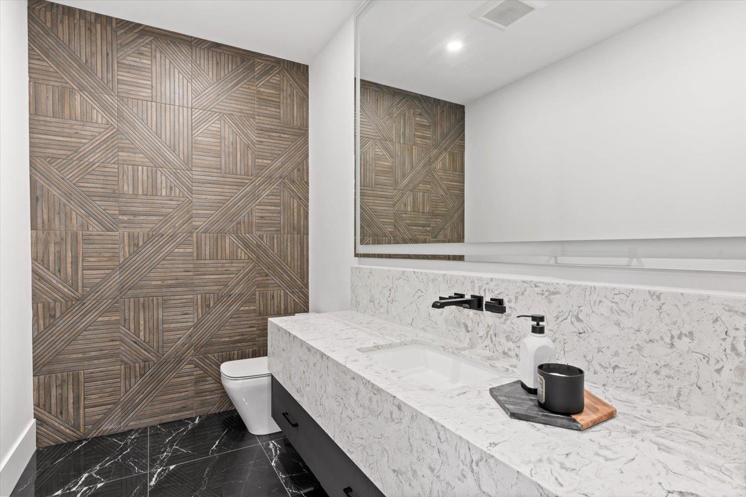 35275 DELAIR ROAD, Abbotsford