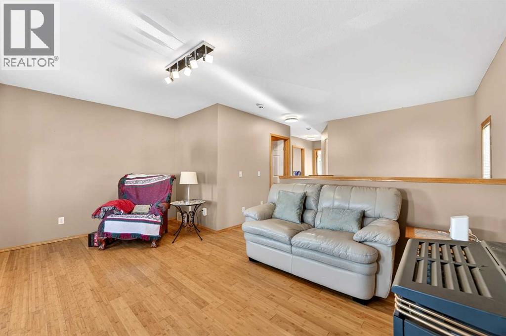 Single Family House for Sale in  Tuscarora Way NW Tuscany Calgary 