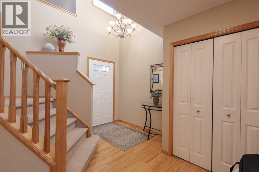 Single Family House for Sale in  Tuscany Ridge Crescent NW Tuscany Calgary 