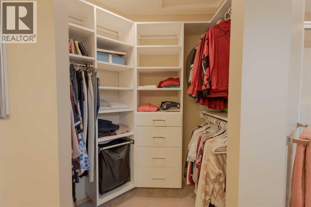 Single Family House for Sale in  Tuscany Ridge Crescent NW Tuscany Calgary 