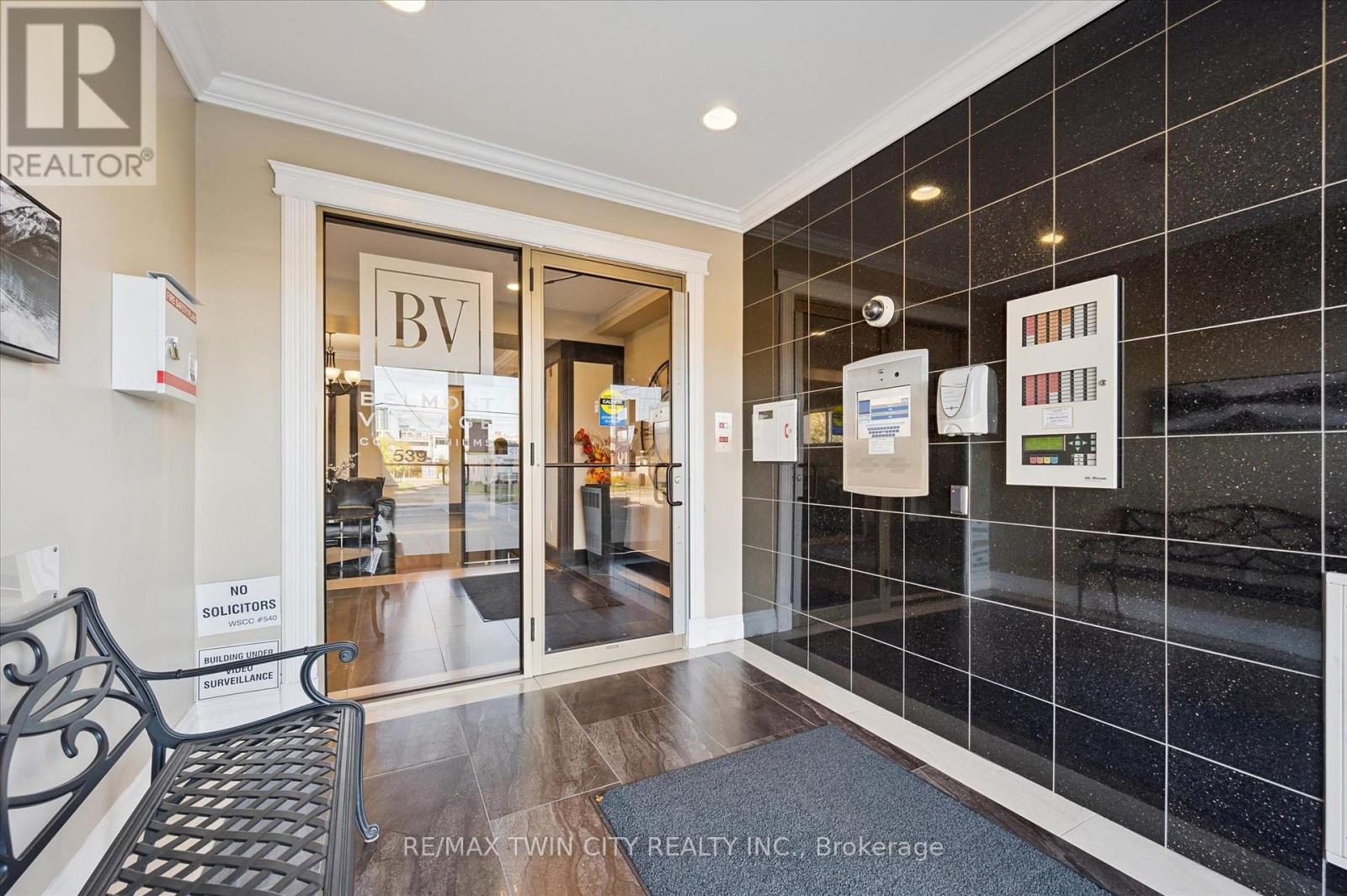 539 Belmont Unit 809 photo 3