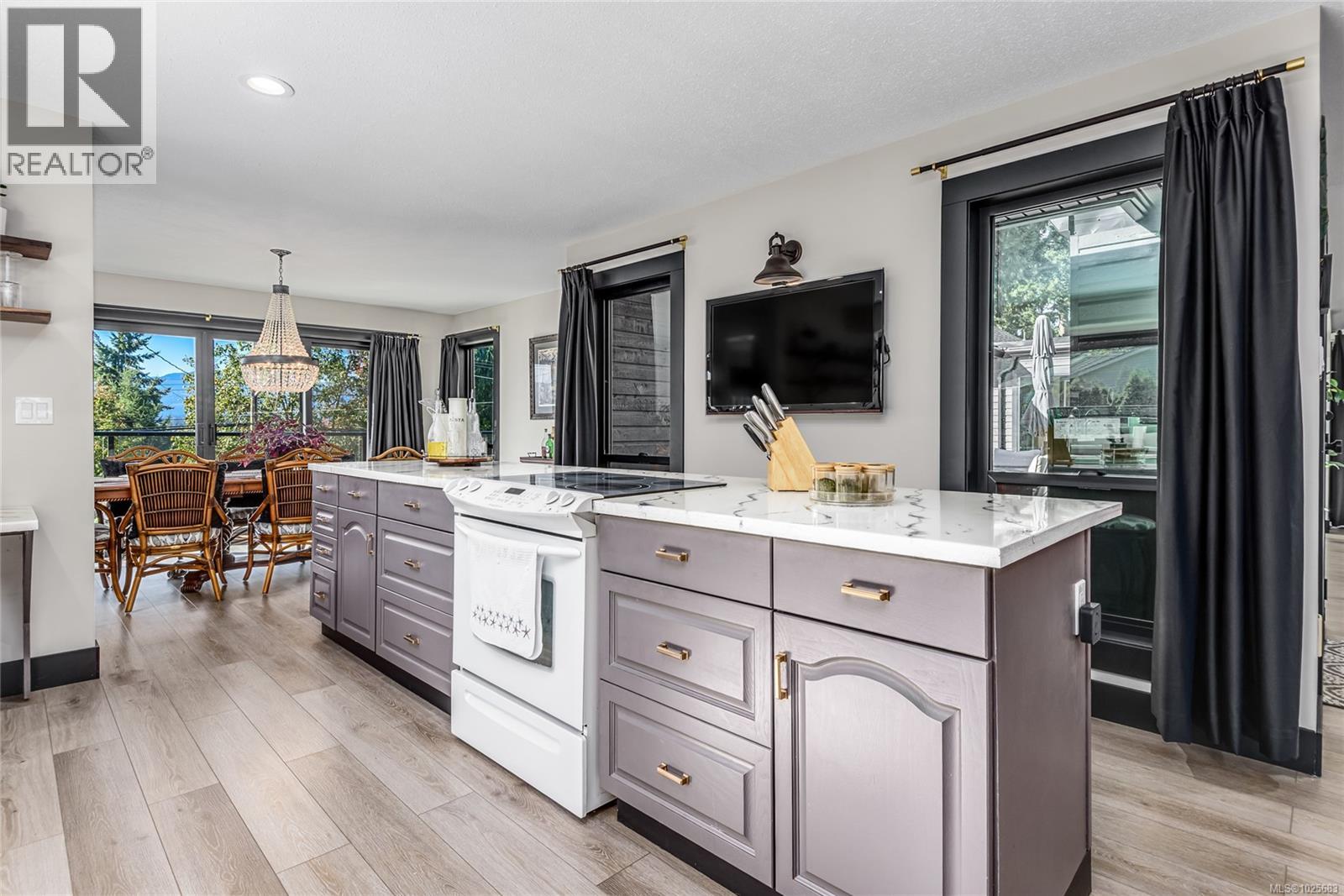 1100 Back Rd, Courtenay