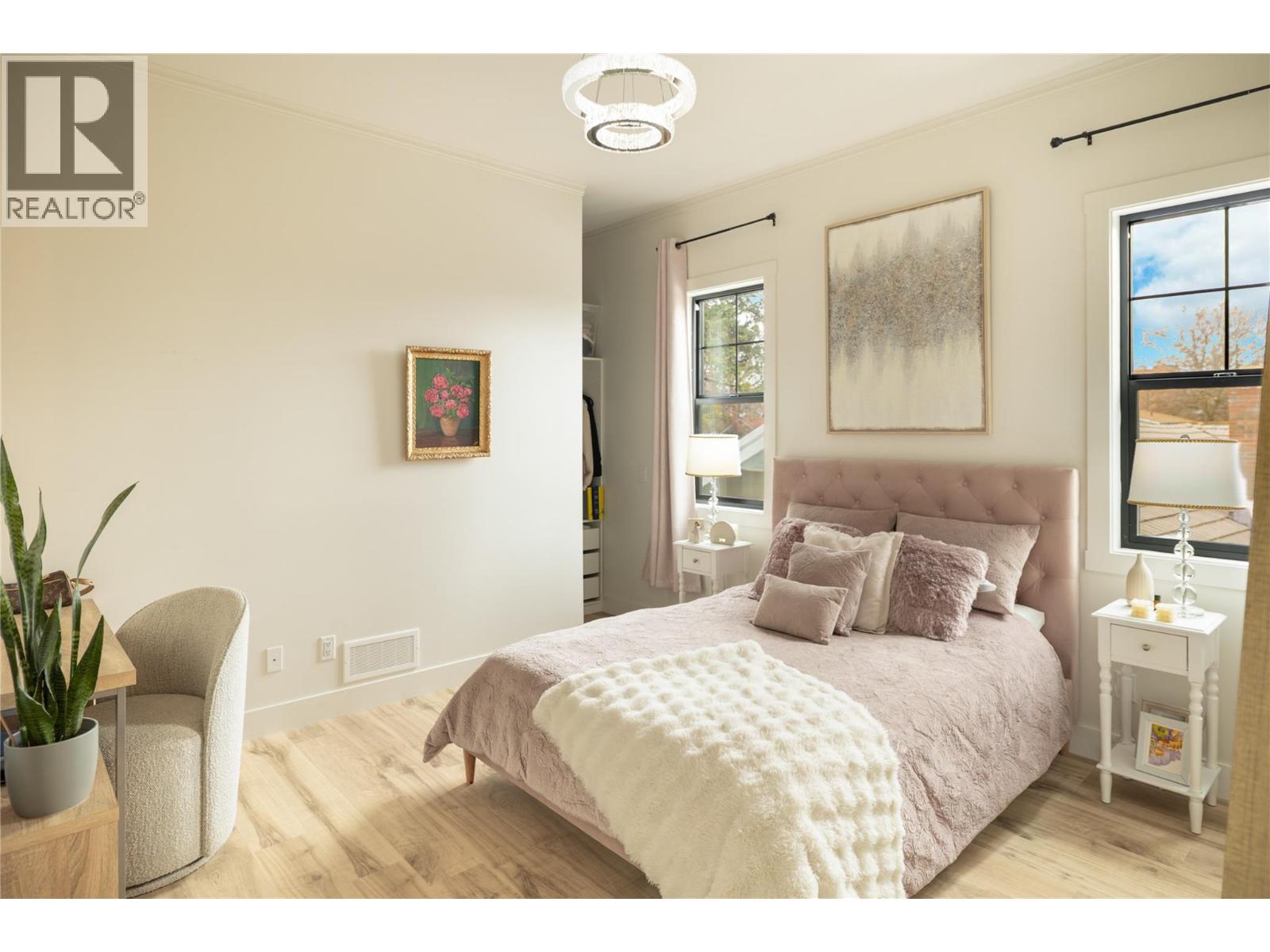 2053 Long Street, Kelowna