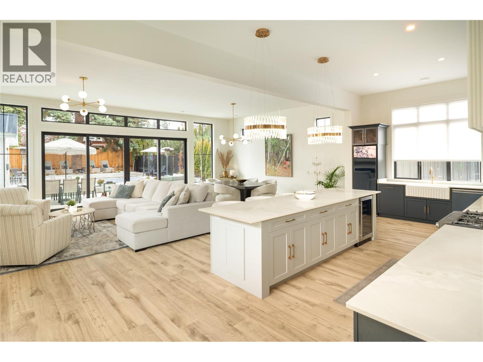 2053 Long Street, Kelowna