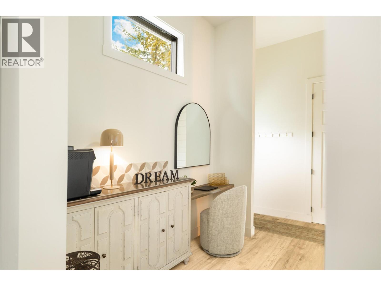 2053 Long Street, Kelowna