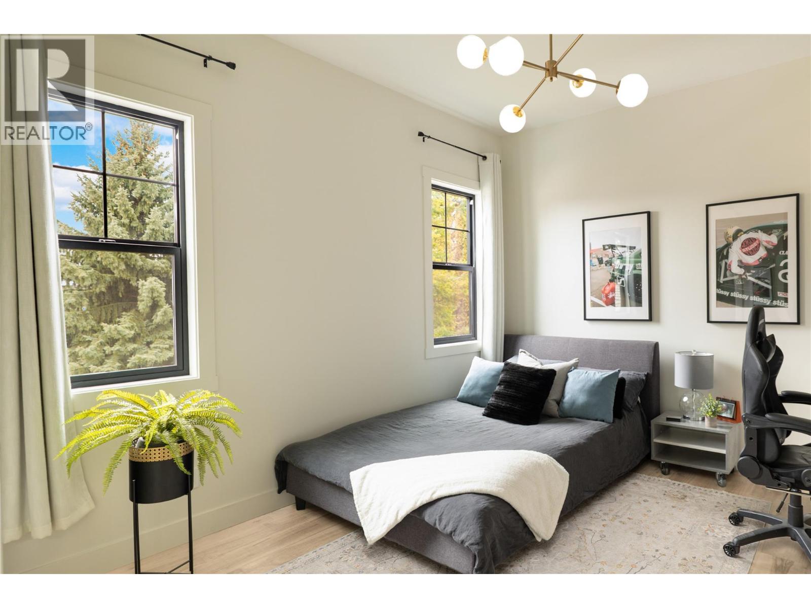 2053 Long Street, Kelowna