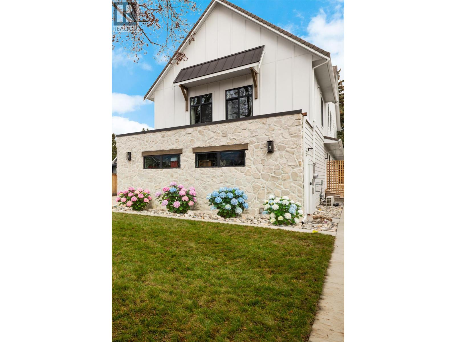 2053 Long Street, Kelowna