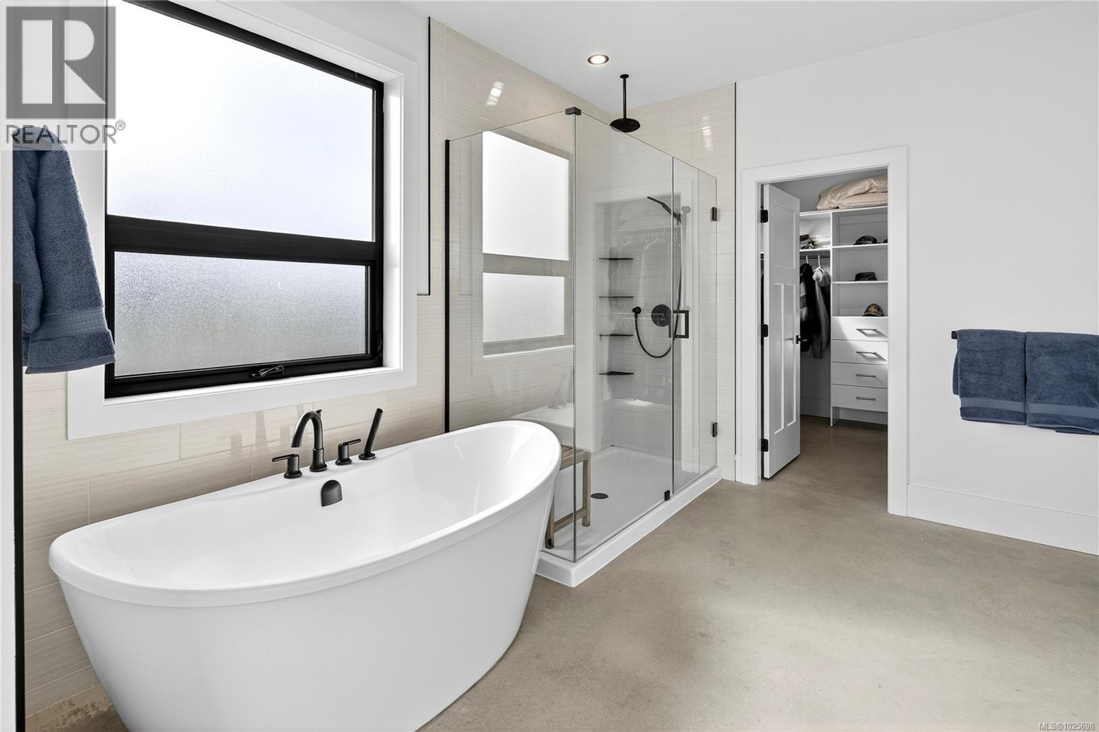 2550 Aythree Way, Sooke