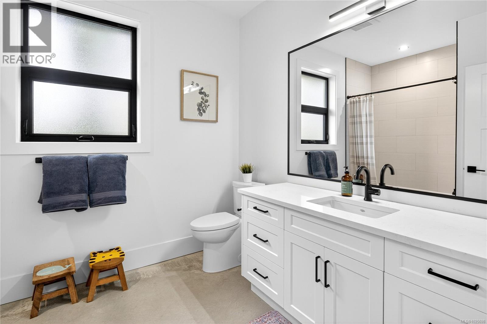 2550 Aythree Way, Sooke