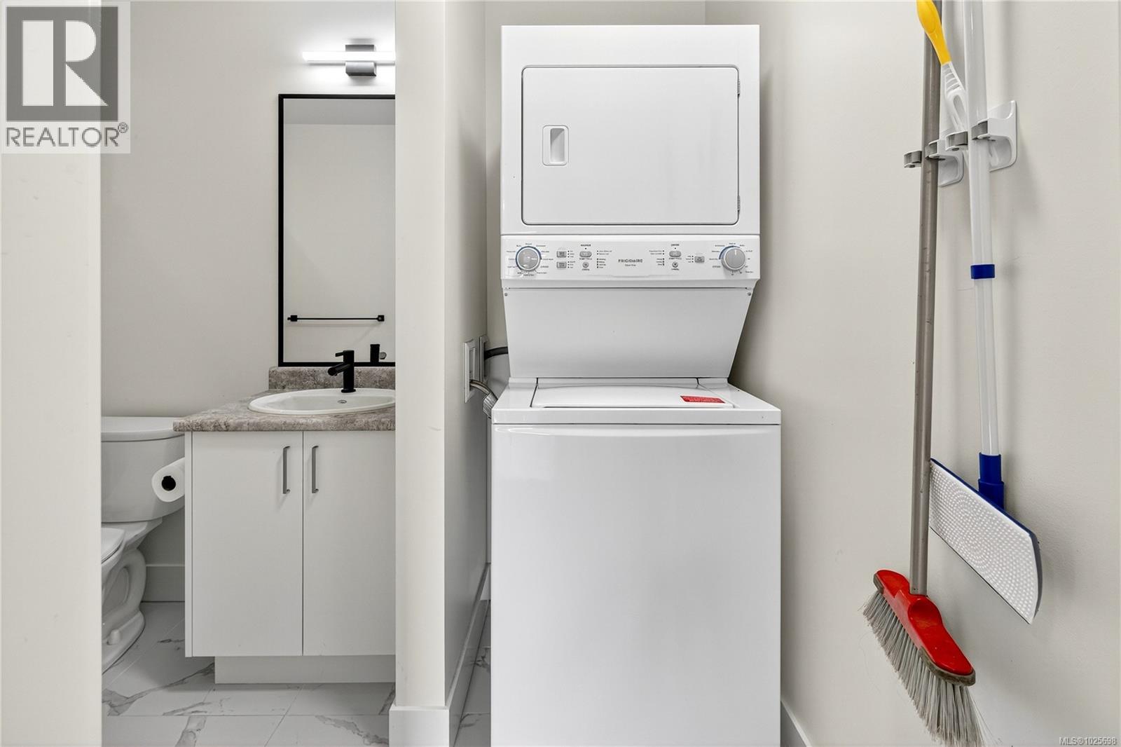 2550 Aythree Way, Sooke