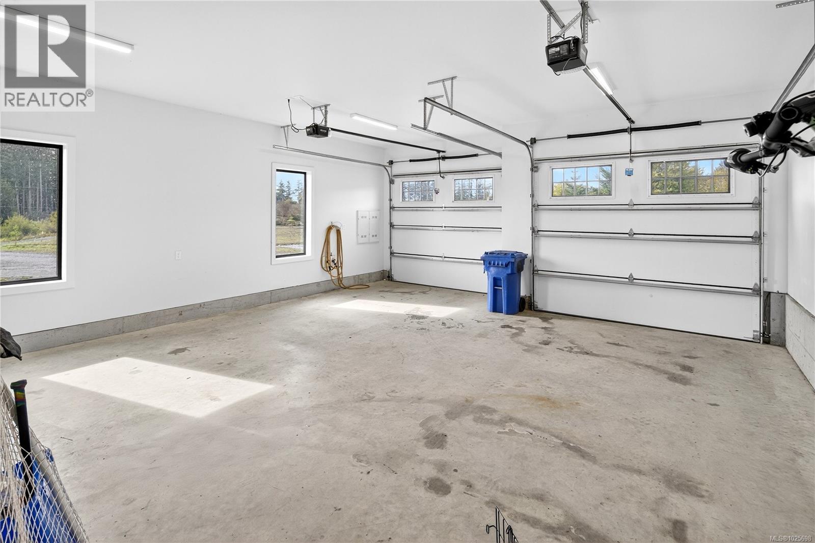 2550 Aythree Way, Sooke