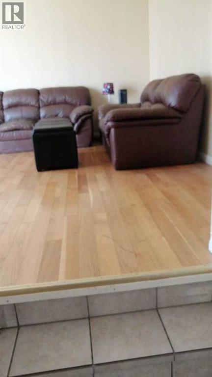 Single Family House Bi-level for Sale in  Pineland Road NE Pineridge Calgary 